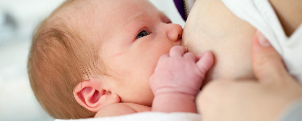 Návod na dojčenie: Príprava a riešenie bežných problémov