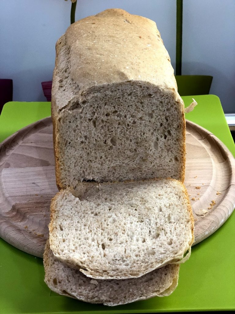 Vnútro kváskového chleba z pekárničky